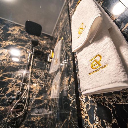 Hotel Residence Plaza تبليسي الغرفة الصورة