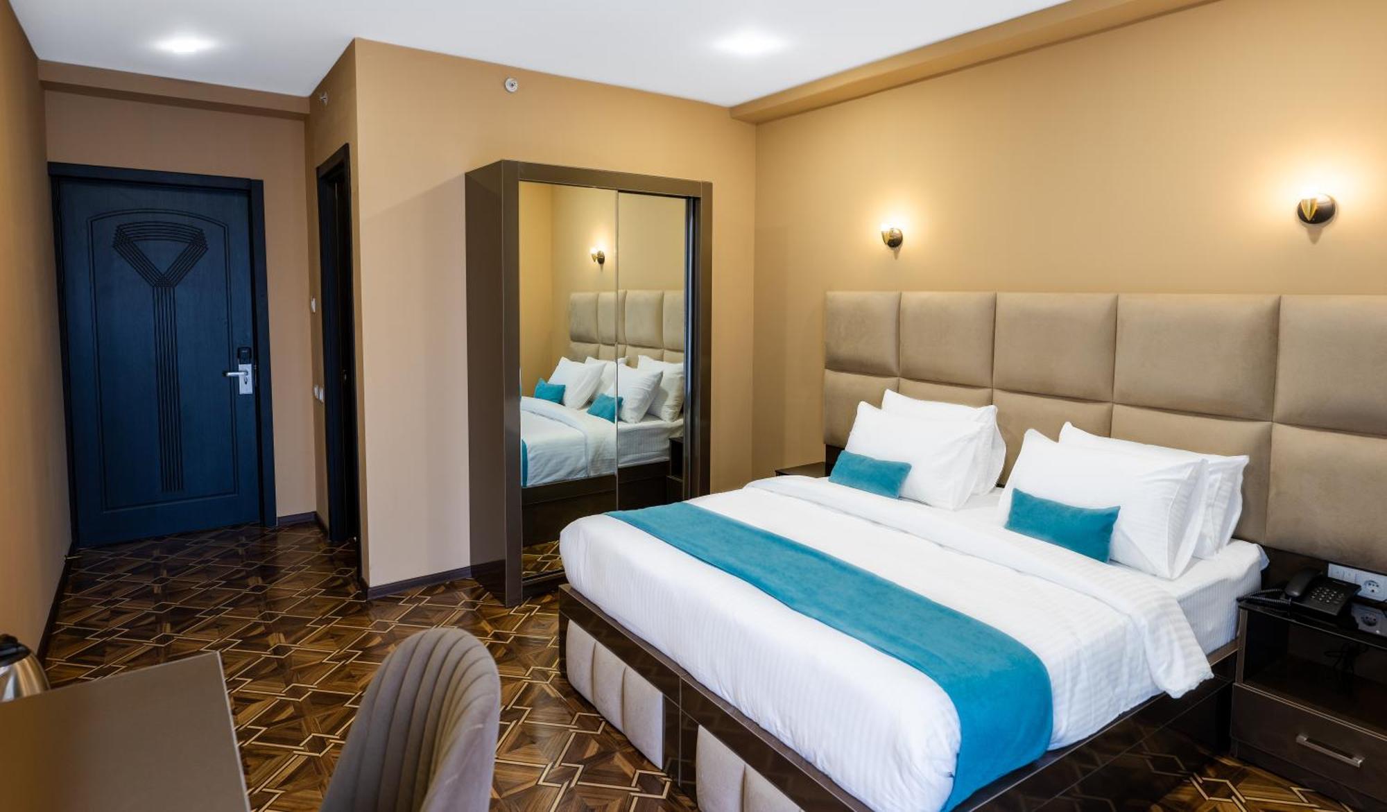 Hotel Residence Plaza تبليسي الغرفة الصورة