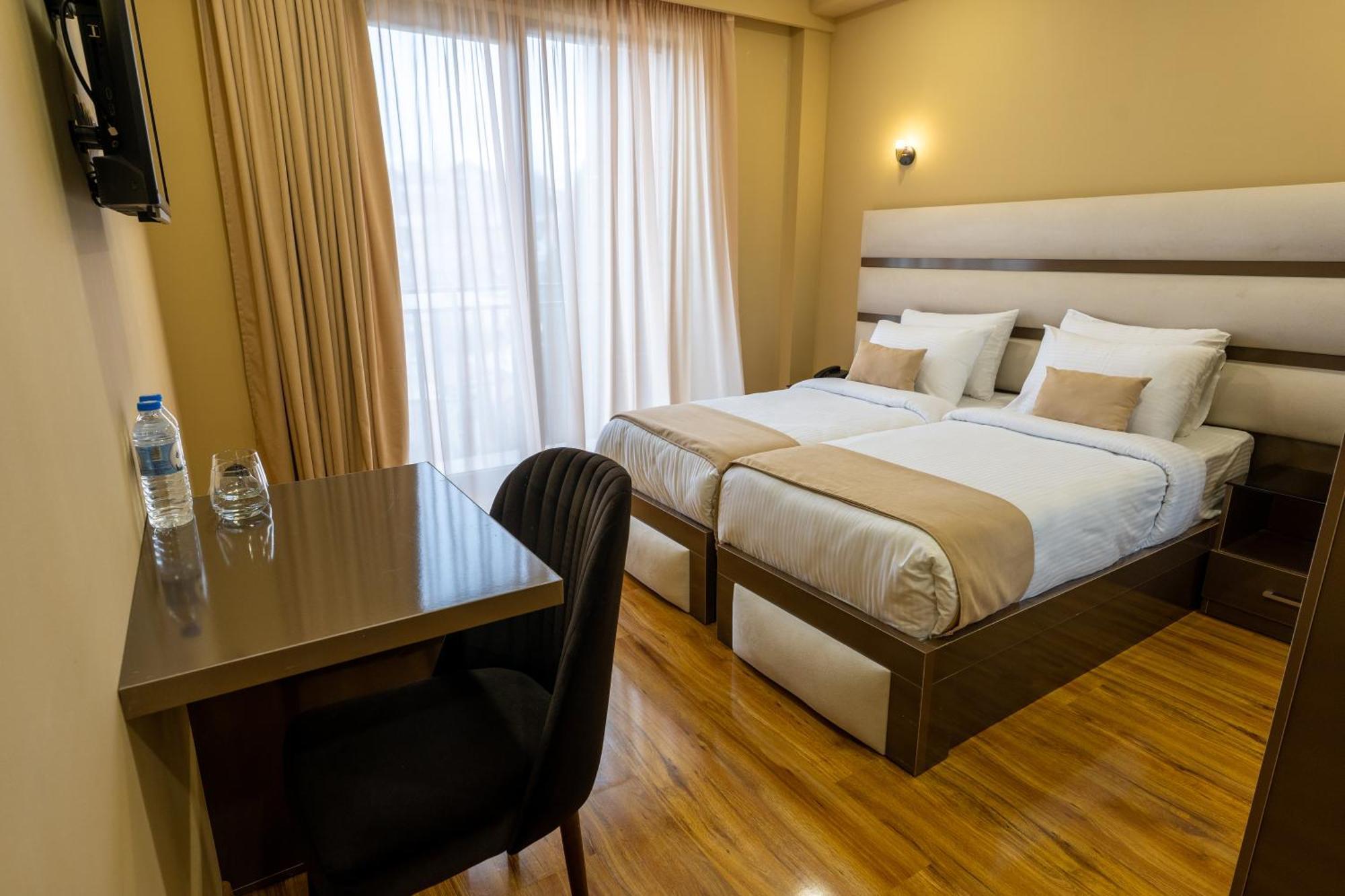 Hotel Residence Plaza تبليسي الغرفة الصورة