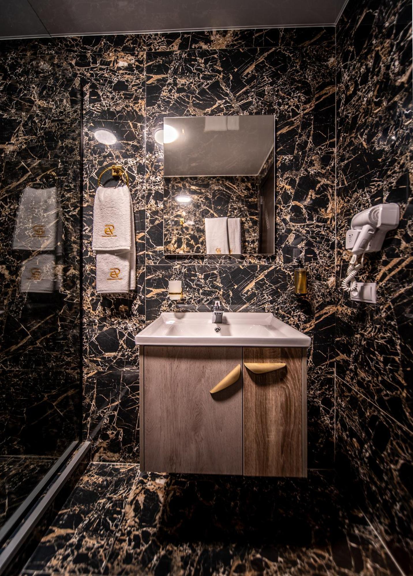 Hotel Residence Plaza تبليسي الغرفة الصورة